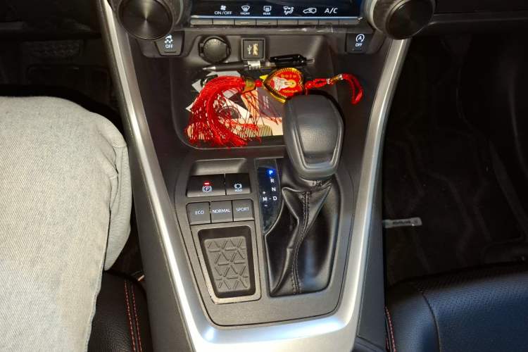 Used Toyota RAV4 2024 2.0L CVT Two-Wheel Drive Urban Edition