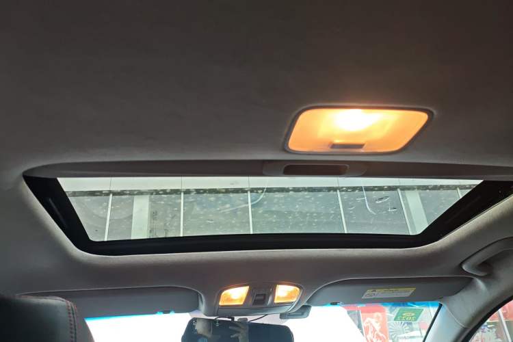 Used Hyundai Elantra (6th Generation / Lingdong) 2016 1.6L Manual ZhiXuan · Dynamic Model Headliner