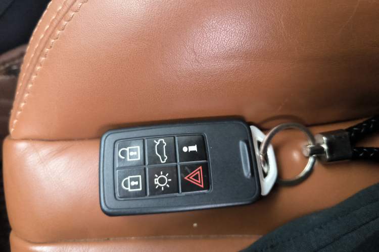 Used Volvo V60 2014 T5 Zhiya Edition