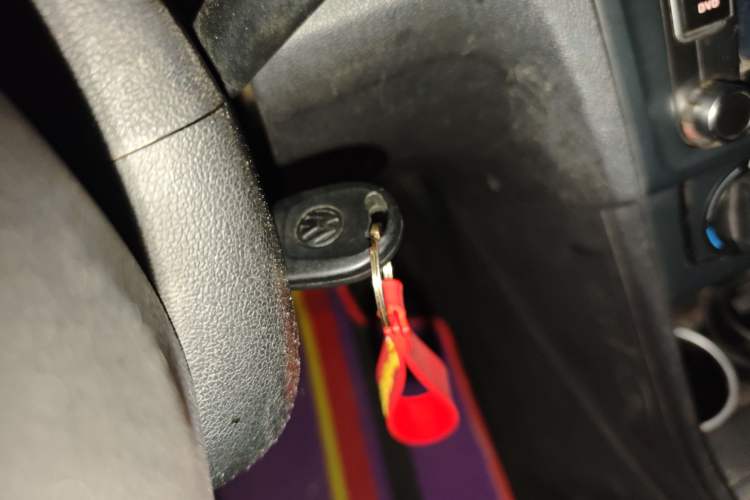 Used Volkswagen Jetta 2015 1.6L Automatic Fashion Model Vehicle Key