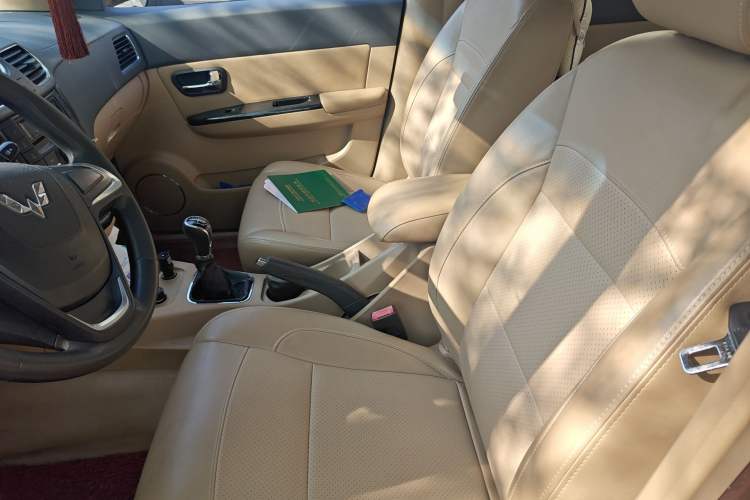 Used Wuling Hongguang 2013 1.2L S Comfort Model China IV Standard Left Front Seat