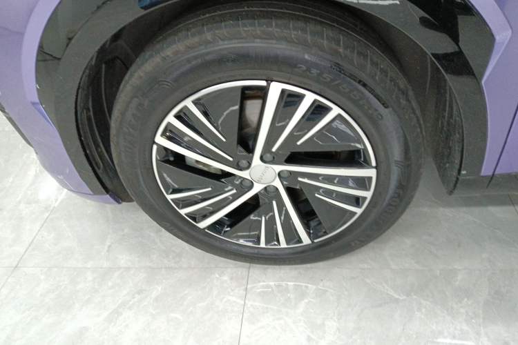 Used Lynk & Co 08 EM-P 2023 120km Long-Range Halo
