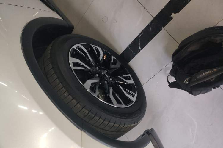 Used Mitsubishi Outlander 2020 2.0L Two-Wheel Drive Enjoyment Version 5 Seats Left Front Wheel Hub