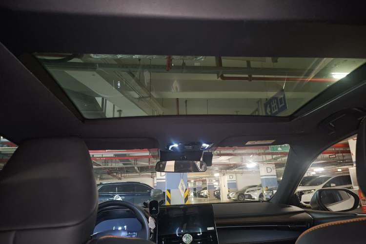 Used Toyota Avalon 2024 Dual-Motor 2.0L Luxury Edition
