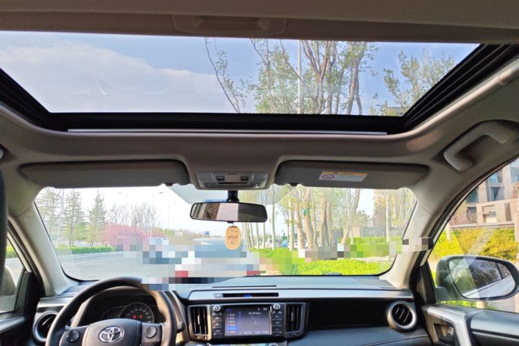 Used Toyota RAV4 2016 2.0L CVT Two-Wheel Drive Comfort Edition China V Standard
