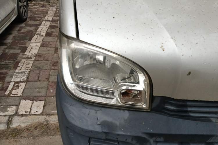 Used Wuling Zhiguang 2013 1.0L Practical Version Right Front Headlight