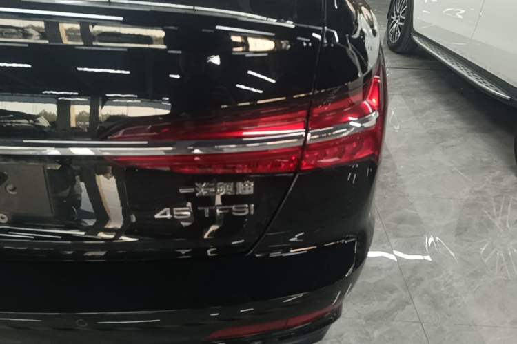 Used Audi A6L 2022 45 TFSI Prestige Dynamic Edition Right Rear Taillight