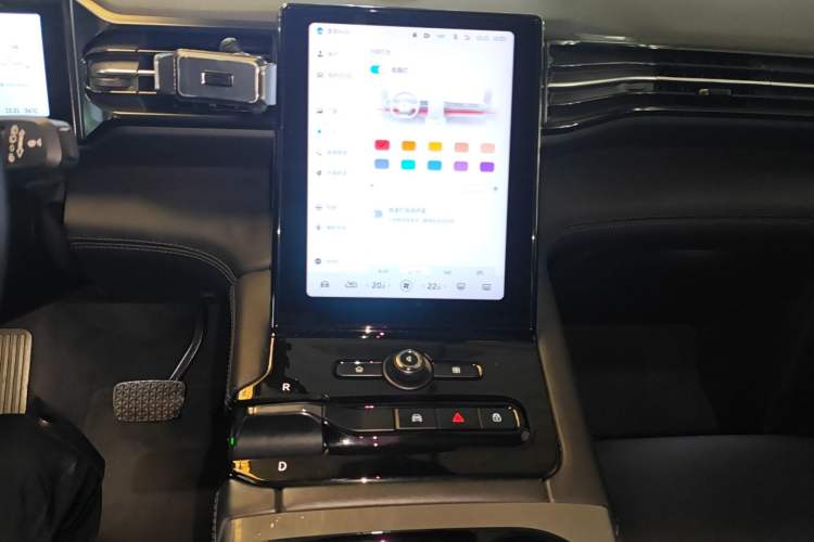 Used Nio ES8 2018 Founder Edition Audio And AC Panel
