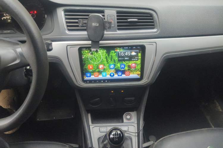 Used Volkswagen Lavida 2015 1.6L Manual Fashion Edition Audio And AC Panel