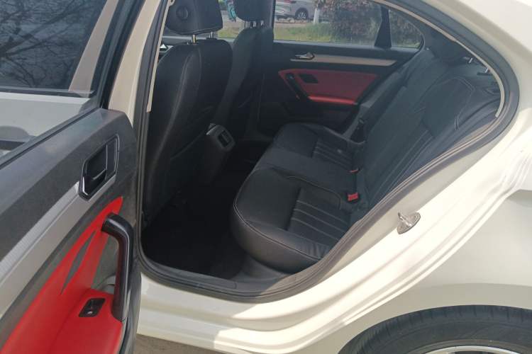 Used Volkswagen Lamando 2018 230TSI DSG Fashion Edition Left Rear Seat