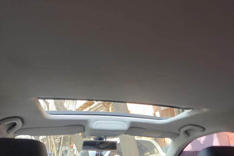 Used Volkswagen Sagitar 2015 230TSI Automatic Luxury Model
