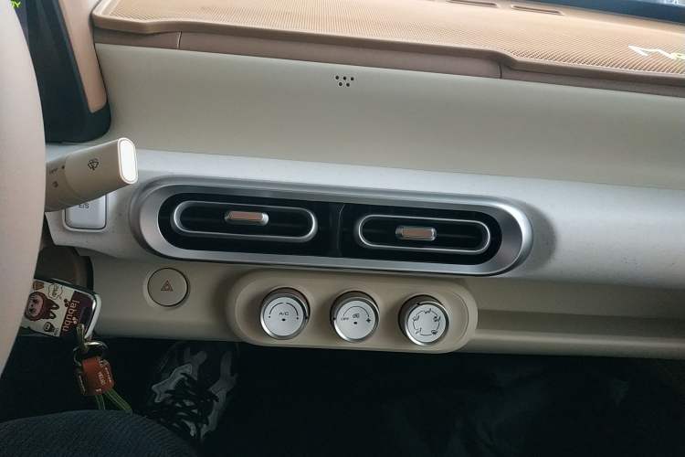 Used Wuling Hongguang MINIEV 2024 3rd Generation 215km Youth Edition
