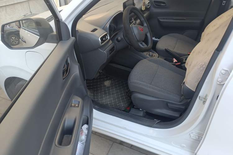 Used Wuling Hongguang New Energy 2024 All-Electric Model 300KM Standard Version Driver Seat