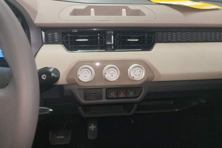 Used Chery QQ Ice Cream 2025 Model 205km Sundae Edition