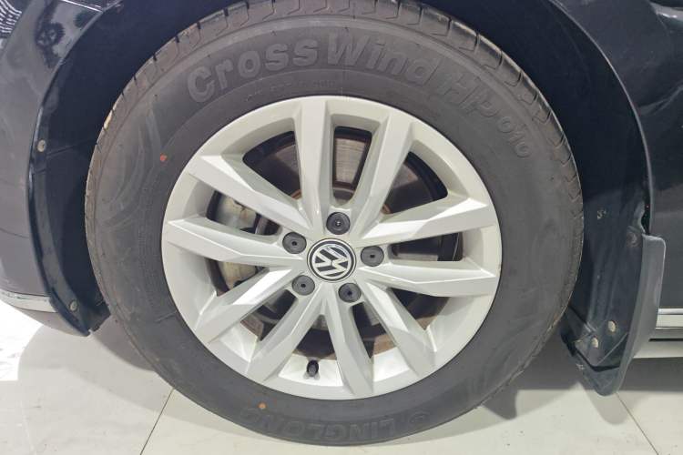 Used Volkswagen Magotan 2019 280TSI DSG Comfort Model China VI Standard Left Front Wheel Hub