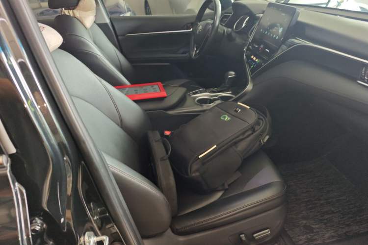 Used Toyota Camry 2023 2.0G Luxury Edition
