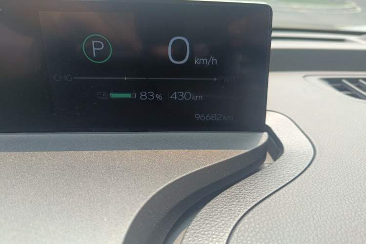 Used Toyota bZ3 2023 517 km Elite PRO Odometer Close Up