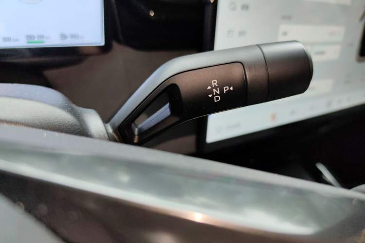 Used Lynk & Co 08 EM-P 2025 245km Ultra-Long Range Halo
