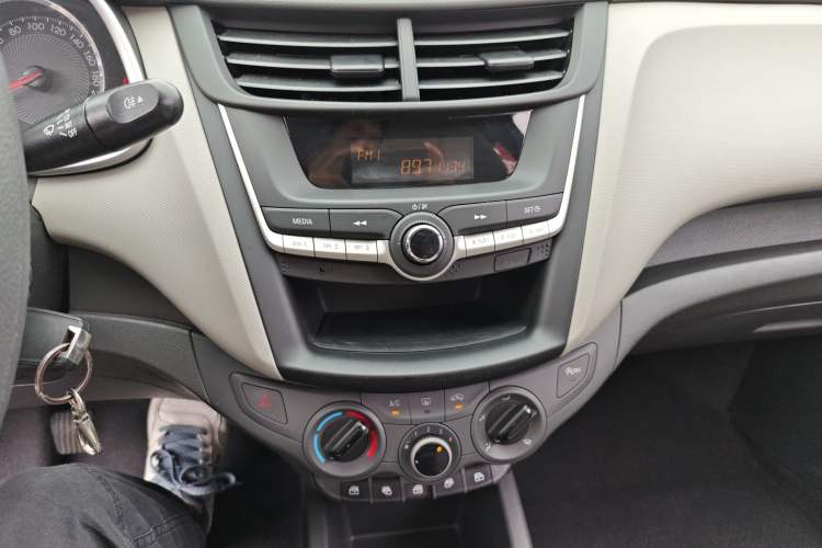 Used Chevrolet Sail 2015 Sail 3 1.5L Manual with Ideal Sunroof Edition