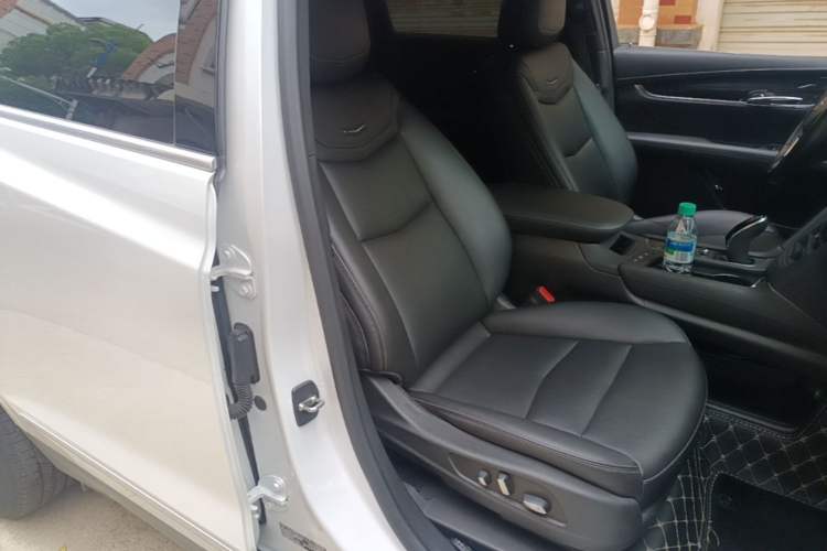 Used Cadillac XT5 2021 28T Luxury Model
