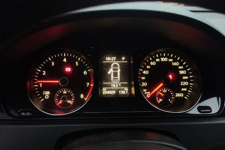 Used Volkswagen Magotan 2013 1.8TSI Luxury Model Instrument Cluster