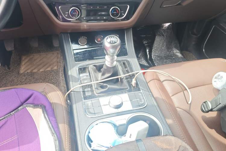 Used Zotye T600 2016 Sport Edition 1.5T Manual Luxury Model Gear Lever