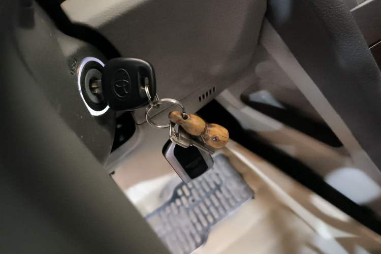 Used Toyota Camry 2013 200E Classic Elite Edition Vehicle Key