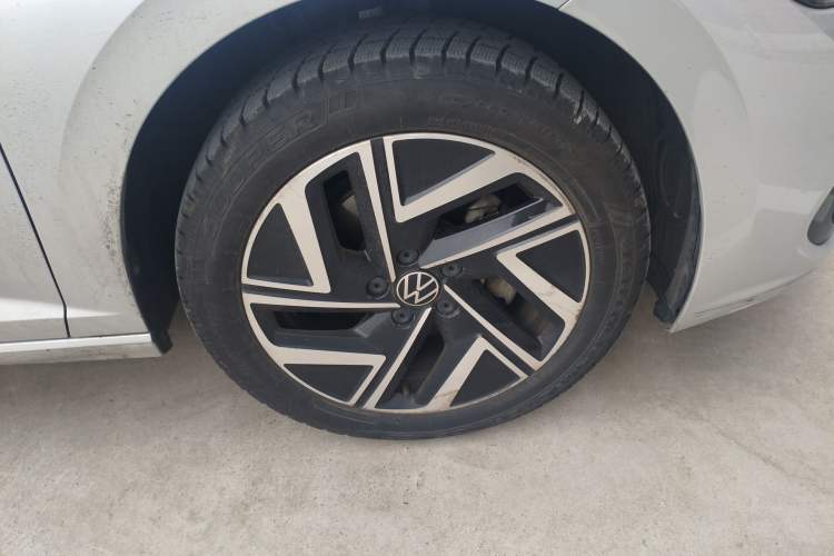 Used Volkswagen Sagitar 2023 280TSI DSG Excellence Edition Right Front Wheel Hub