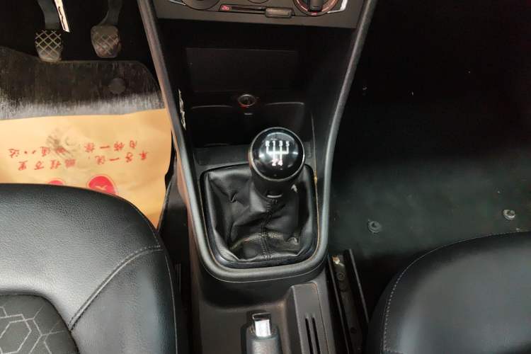 Used Volkswagen Santana 2015 1.6L Manual Comfort Edition