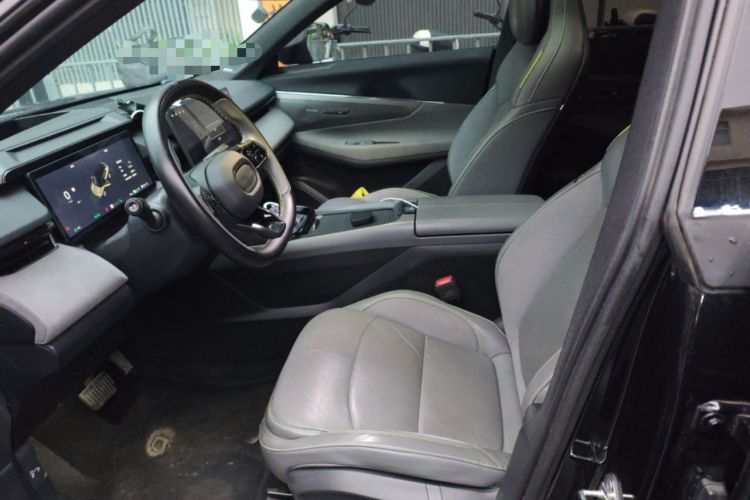 Used Lynk & Co 08 EM-P 2023 120km Long-Range Halo Left Front Seat