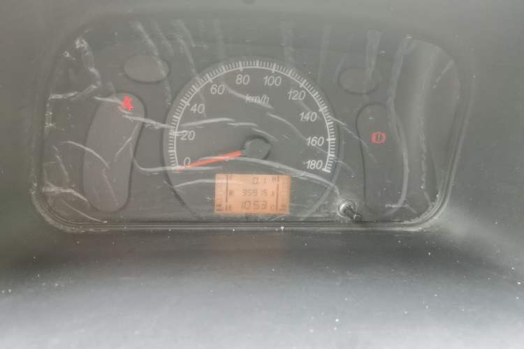 Used Wuling Zhiguang 2015 1.2L Practical LS-I Model Instrument Cluster