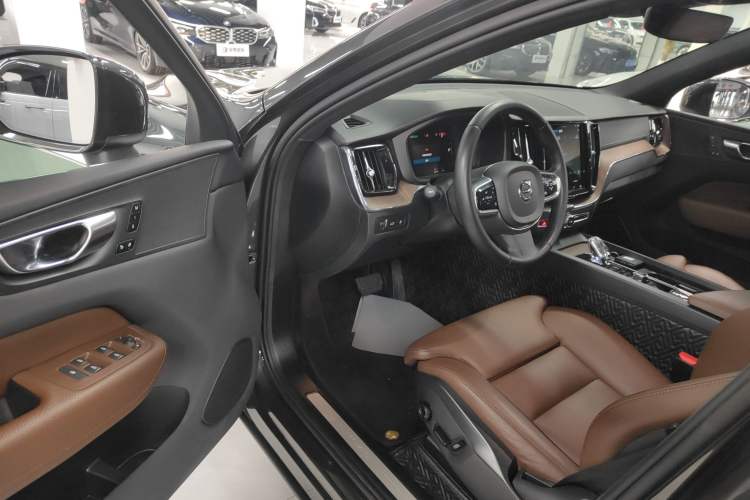 Used Volvo XC60 New Energy 2022 T8 Plug-in Hybrid All-Wheel Drive Smart Luxury Edition Driver Seat