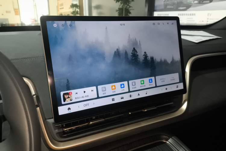 Used Dongfeng eπ eπ008 2024 210Max Range-Extended Version 6 Seats Audio And AC Panel