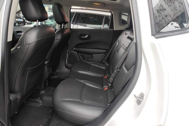 Used Jeep Compass 2017 200T Automatic Family Edition
