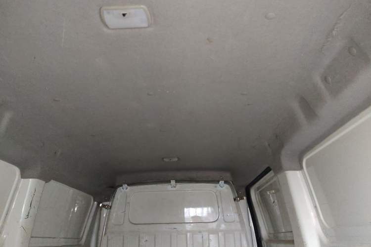 Used Dongfeng Yufeng EM26 2023 Standard Edition 41.472 kWh Henan Lithium Power Headliner