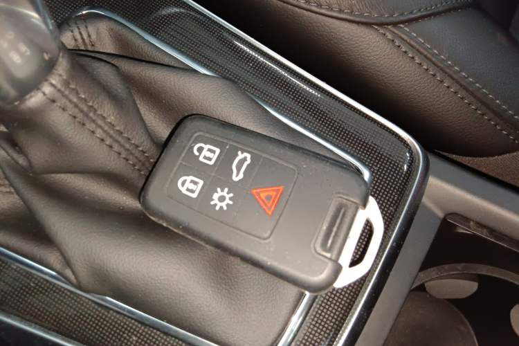 Used Volvo V40 2017 T3 Zhiyi Edition