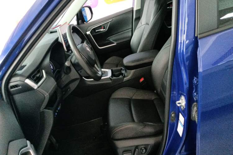 Used Toyota Wildlander 2020 Dual-Motor 2.5L E-CVT Four-Wheel Drive Luxury Edition Left Front Seat