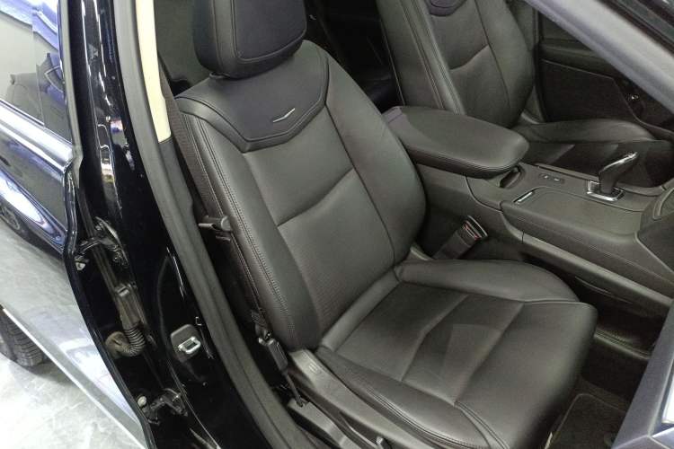 Used Cadillac XT5 2018 25T Luxury Model