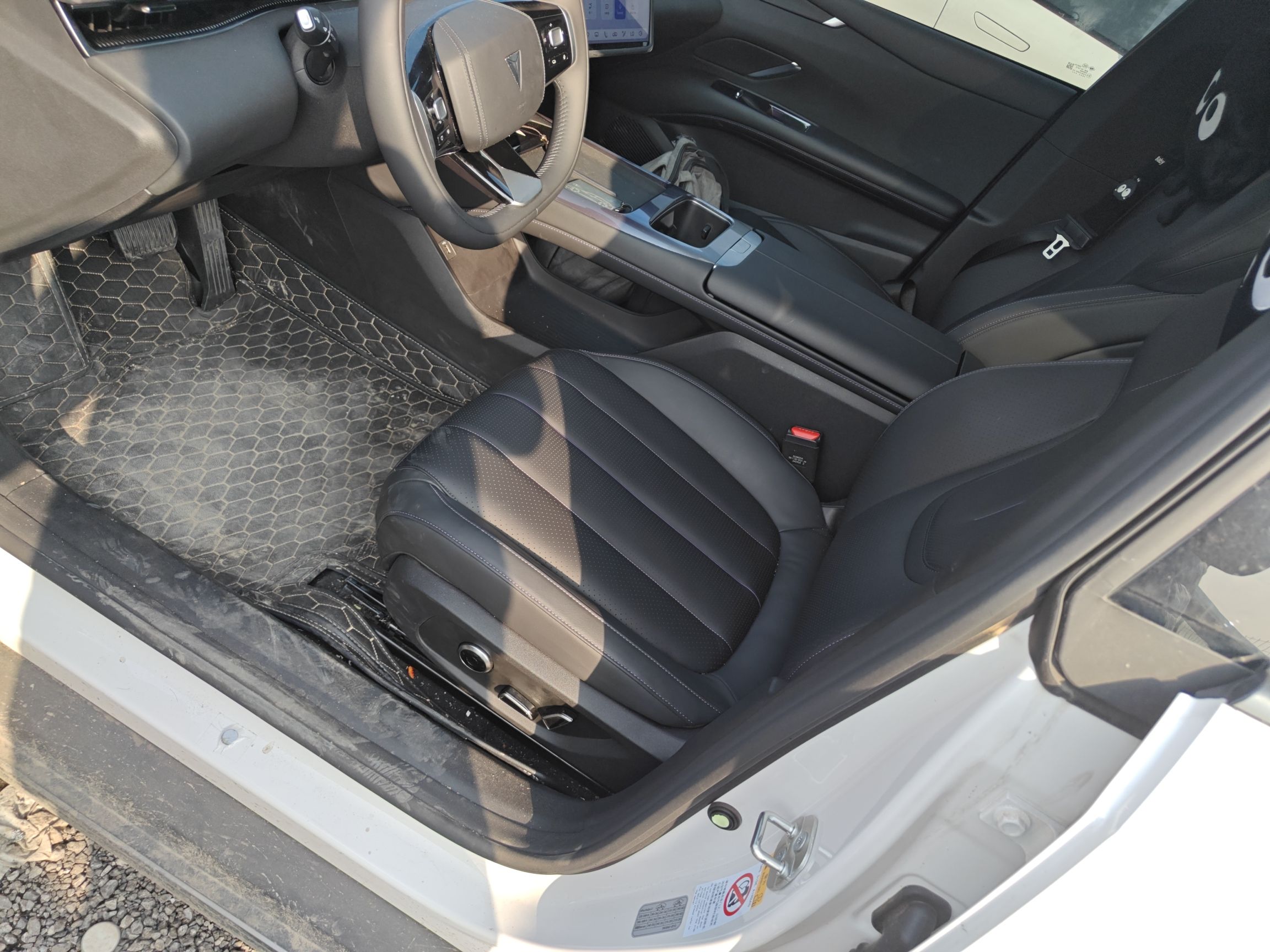 Переднее сиденье в автомобиле