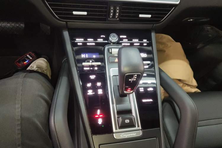 Used Porsche Cayenne E-Hybrid 2022 Cayenne E-Hybrid 2.0T Platinum Edition
