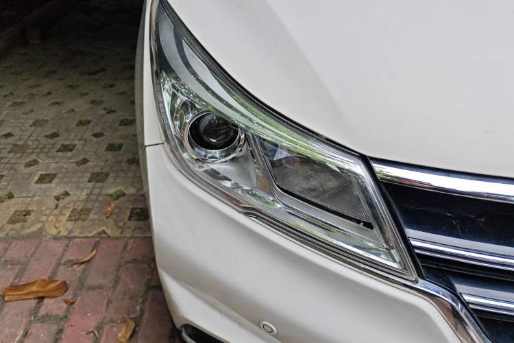 Used Baojun 730 2019 1.5T CVT Flagship Model 7 Seats China VI Emission Standard
