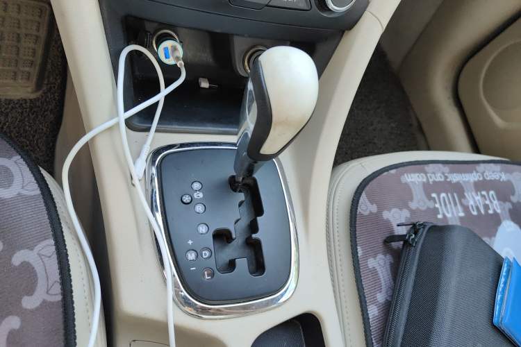 Used Chery Arrizo 7 2013 1.6L CVT Zhixiang Edition Gear Lever