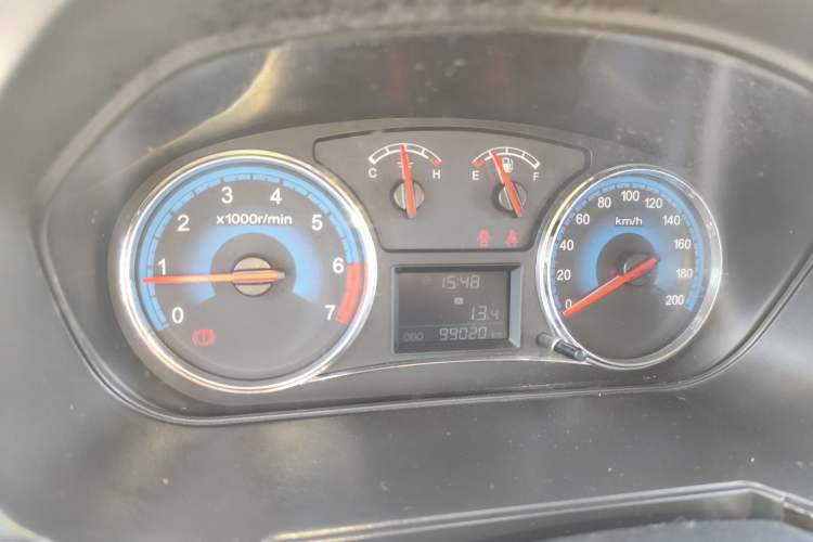 Used Dongfeng Fengon 370 2016 1.5L Manual Luxury 7-Seater
