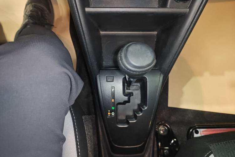 Used Toyota YARiS L Zhi Xuan 2022 1.5L CVT Leading PLUS Edition Gear Lever