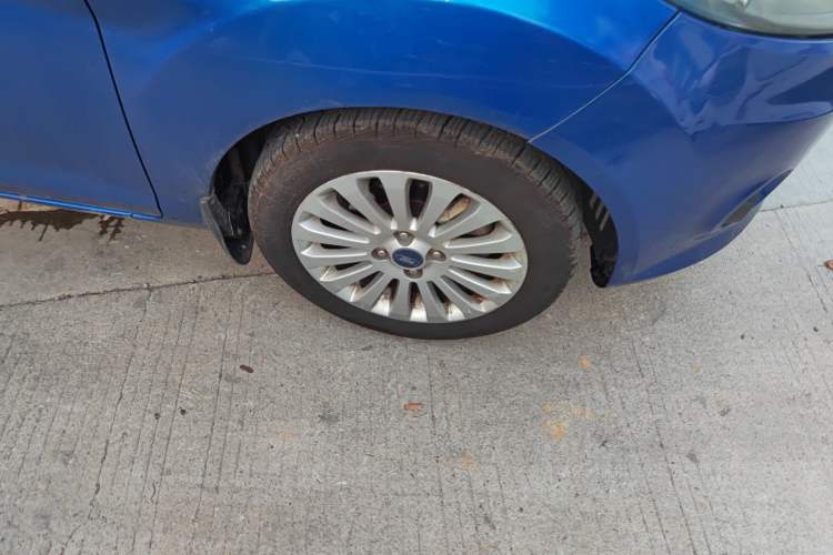 Used Ford Fiesta 2011 Hatchback 1.5L Automatic Fashion Edition Right Front Wheel Hub