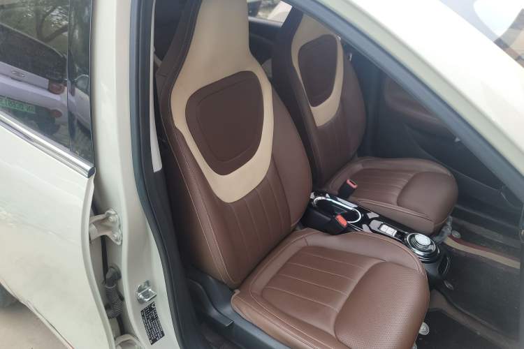 Used Wuling Bingo 2023 333 km Enjoyment Version Right Front Seat