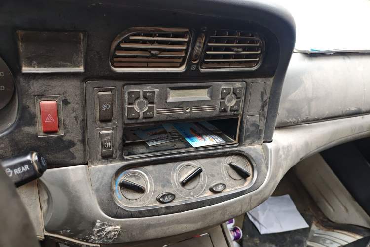 Used Jinbei Hiace 2011 2.0L Fifth-Generation Kuaiyun Classic V19