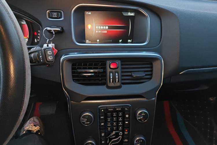 Used Volvo V40 2015 1.6T Zhiyi Edition