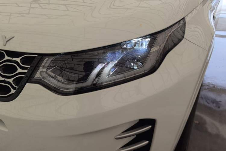 Used Land Rover Discovery Sport 2024 Performance Tech Edition Left Front Headlight