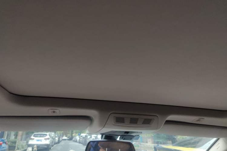 Used BMW 5 Series 2014 525Li Leading Model